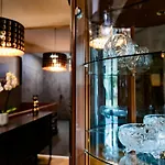 Motel1- A Megfizethető Luxus! Apartmanhotel 3*