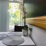 Motel1- A Megfizethető Luxus! Apartmanhotel