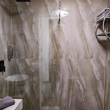 Motel1- A Megfizethető Luxus! Apartmanhotel 3*