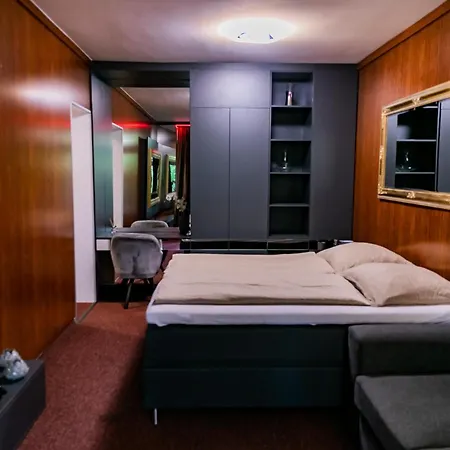 Aparthotel Motel1- A Megfizetheto Luxus! *