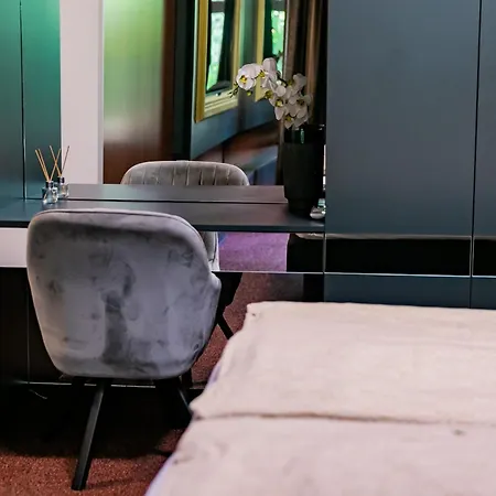 Motel1- A Megfizetheto Luxus! 3* Дунауйварош