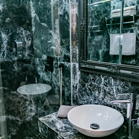 Апарт-отель Motel1- A Megfizetheto Luxus!