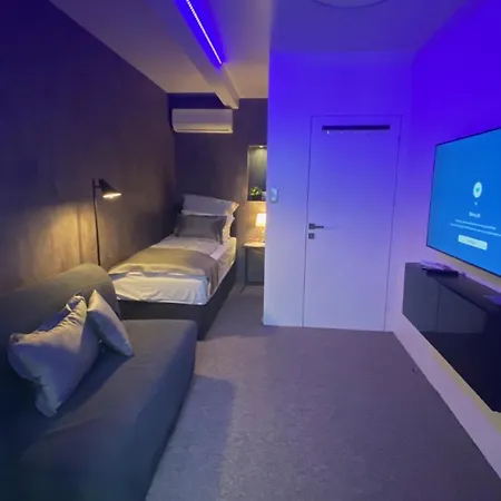 Aparthotel Motel1- A Megfizetheto Luxus!