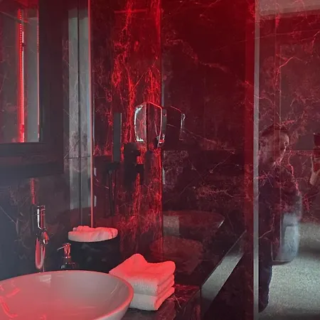 Motel1- A Megfizetheto Luxus! Апарт-отель 3*