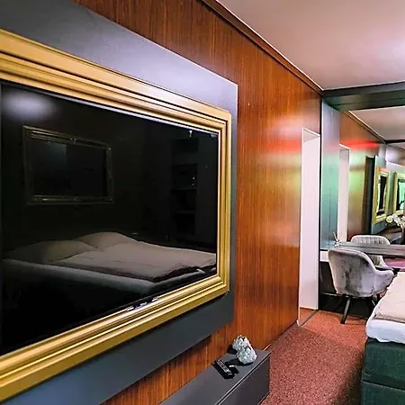 Motel1- A Megfizethető Luxus! Apartmanhotel Dunaújváros