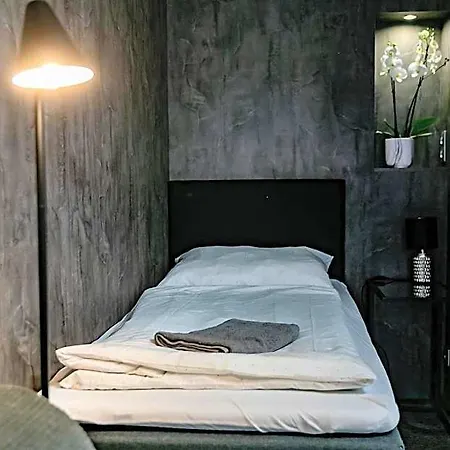 Aparthotel Motel1- A Megfizetheto Luxus!
