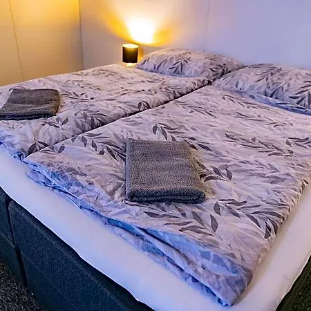 Motel1- A Megfizethető Luxus! Apartmanhotel 3*