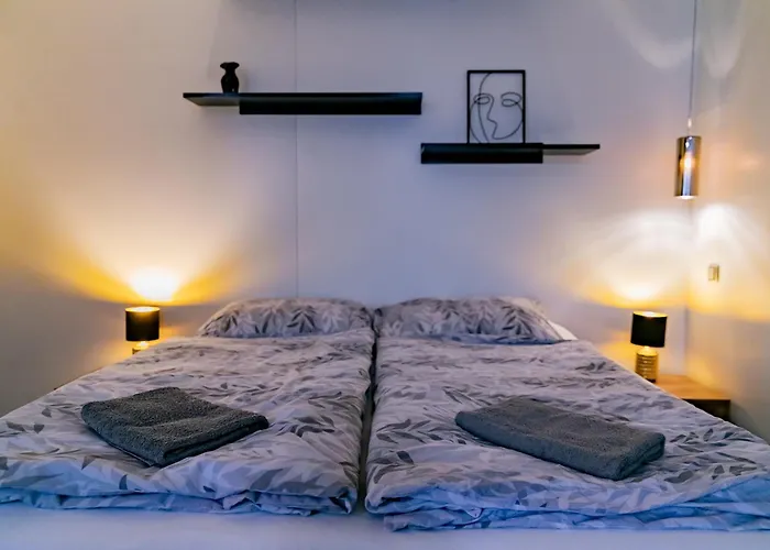 Motel1- A Megfizetheto Luxus! Ξενοδοχείο με διαμερίσματα 3*